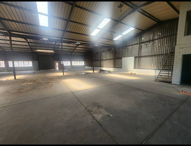 750M² WAREHOUSE TO LET IN WADEVILLE